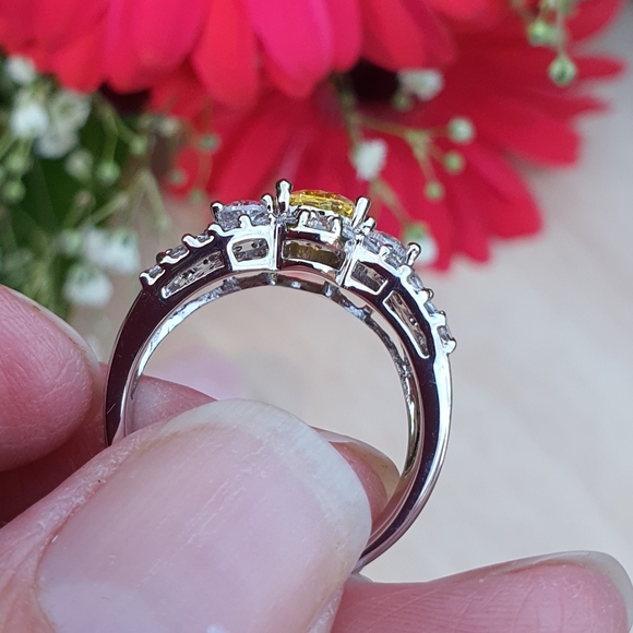 Swarovski Crystal Silver Ring - Picture 4 of 10